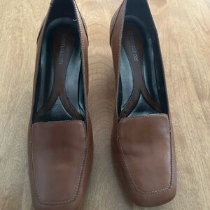 Naturalizer Women's Tan Leather Loafers